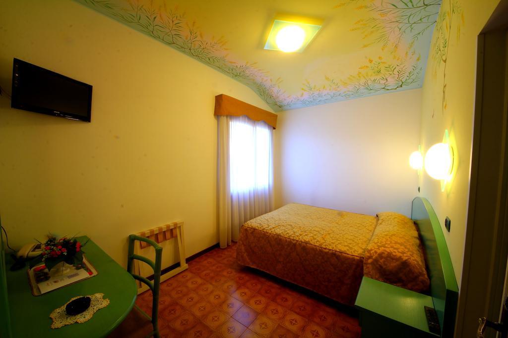 La Favorita Apricale B&B & Ristorante Rum bild